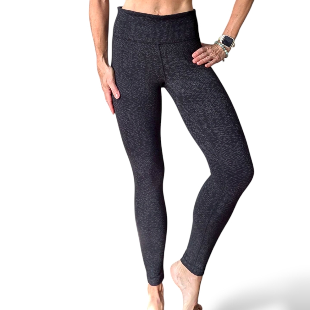 Athleta Salutation High Rise 7/8 Length Black Gray Zig Zag Textured Leggings S